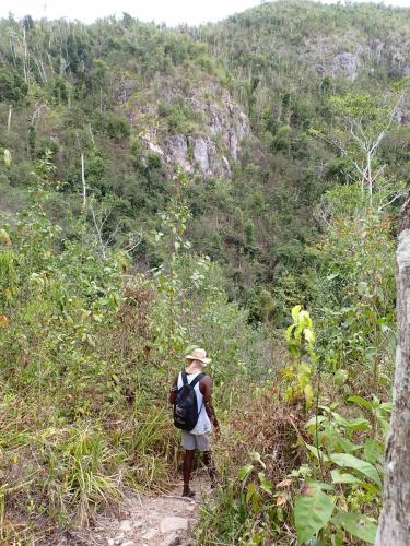 hiking-Leo